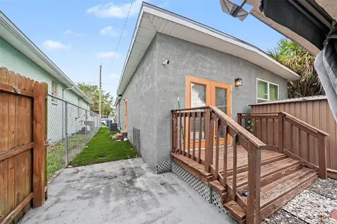 2341 W Chestnut Street Tampa FL 33607