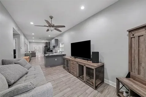 2341 W Chestnut Street Tampa FL 33607