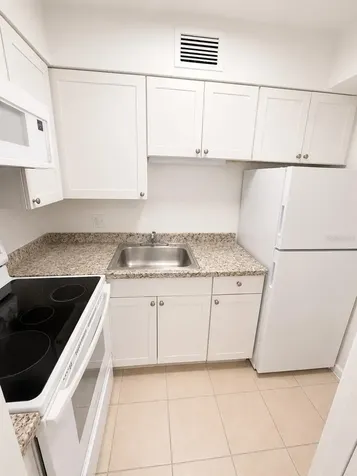 1727-1727 NE 2nd Street Ocala FL 34470