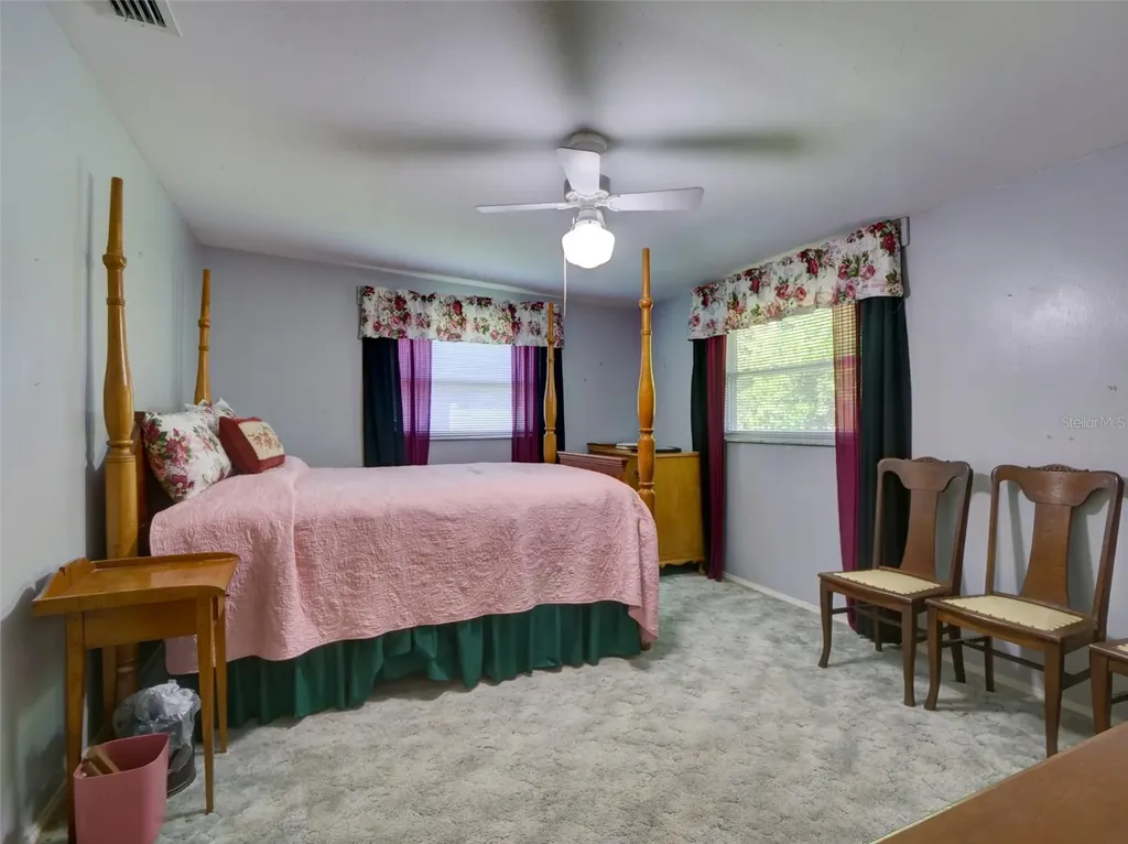 314 N York Street Bushnell FL 33513