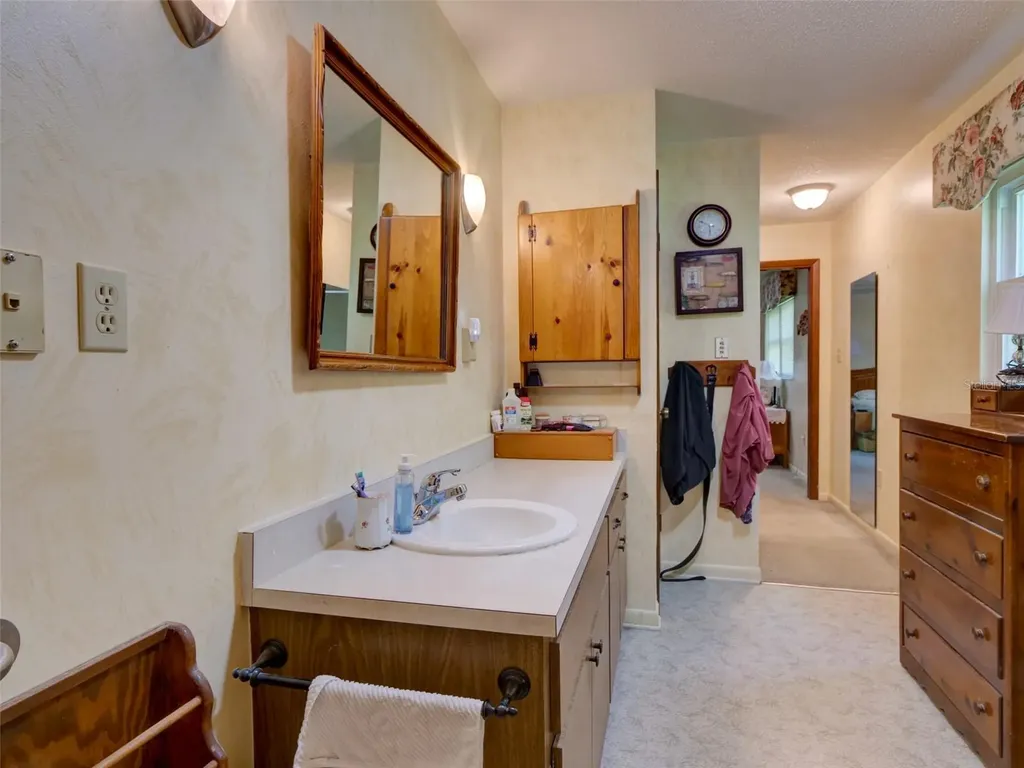 314 N York Street Bushnell FL 33513