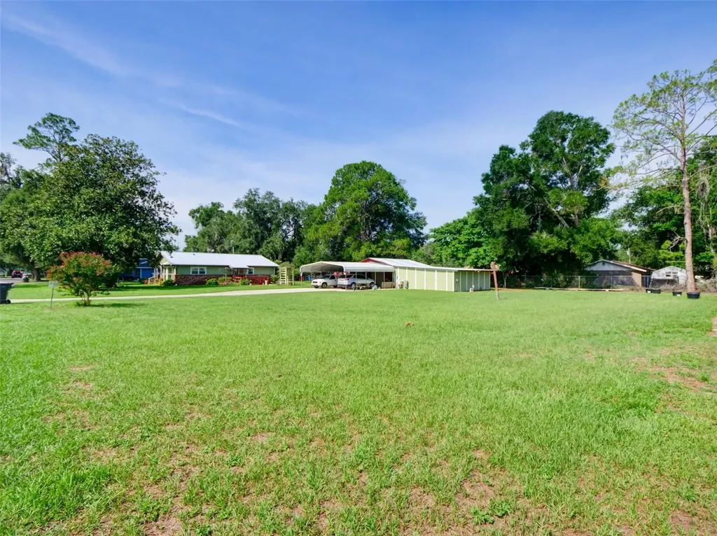 314 N York Street Bushnell FL 33513