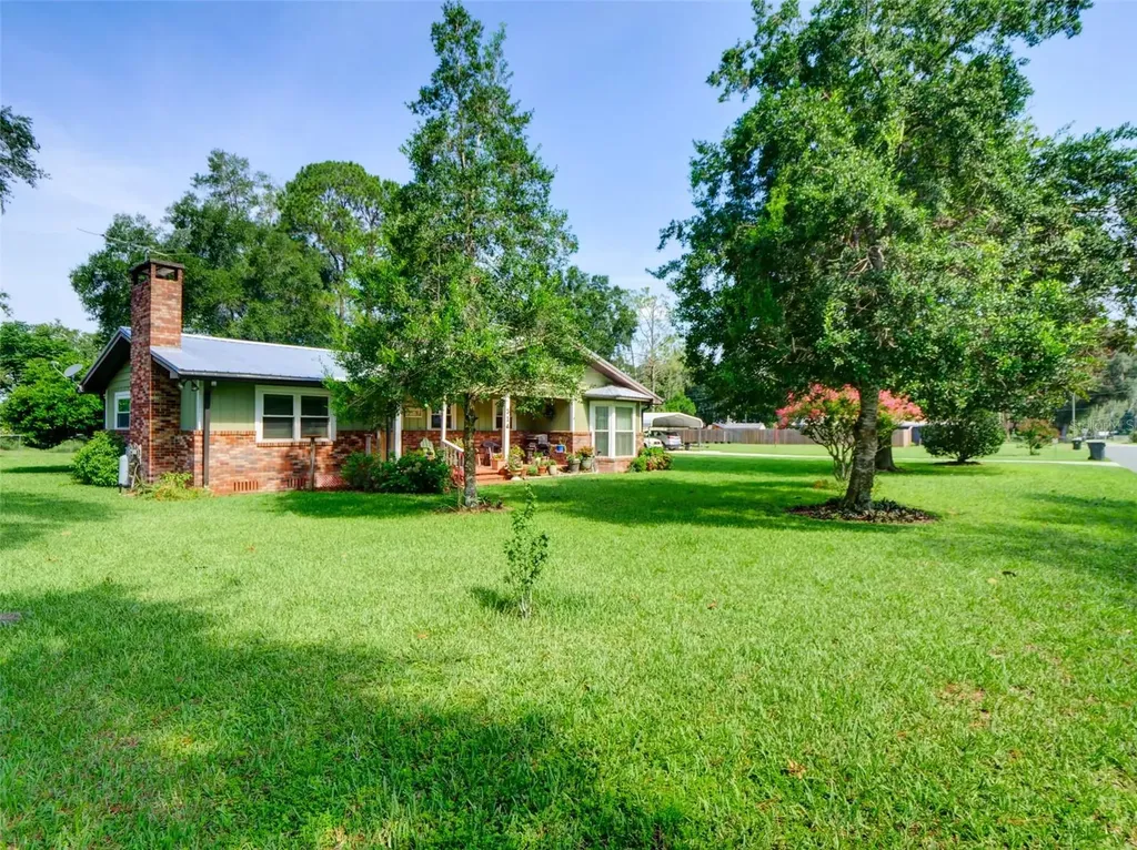 314 N York Street Bushnell FL 33513