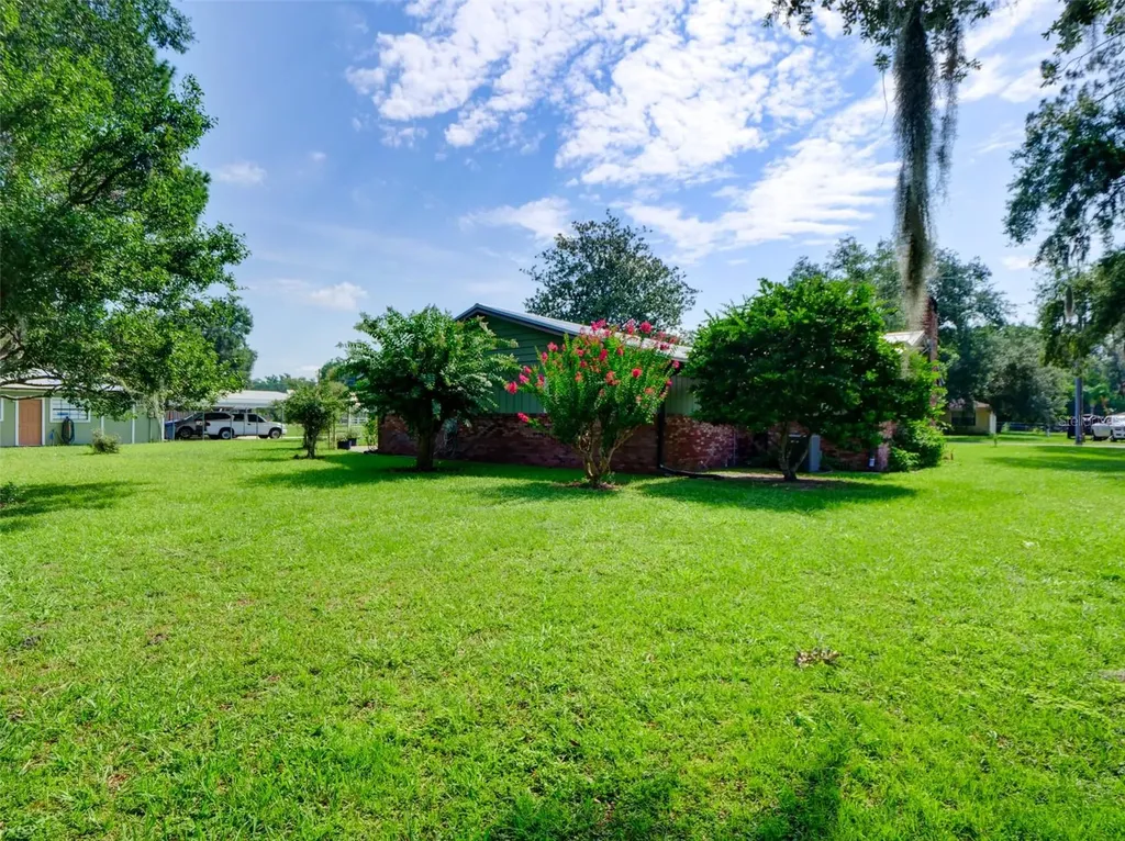 314 N York Street Bushnell FL 33513