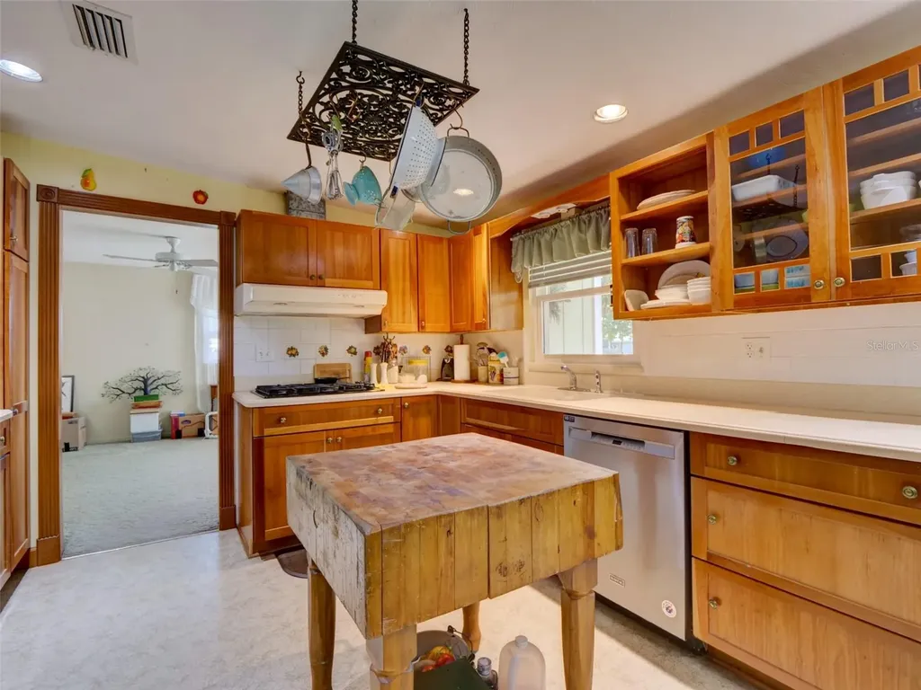 314 N York Street Bushnell FL 33513