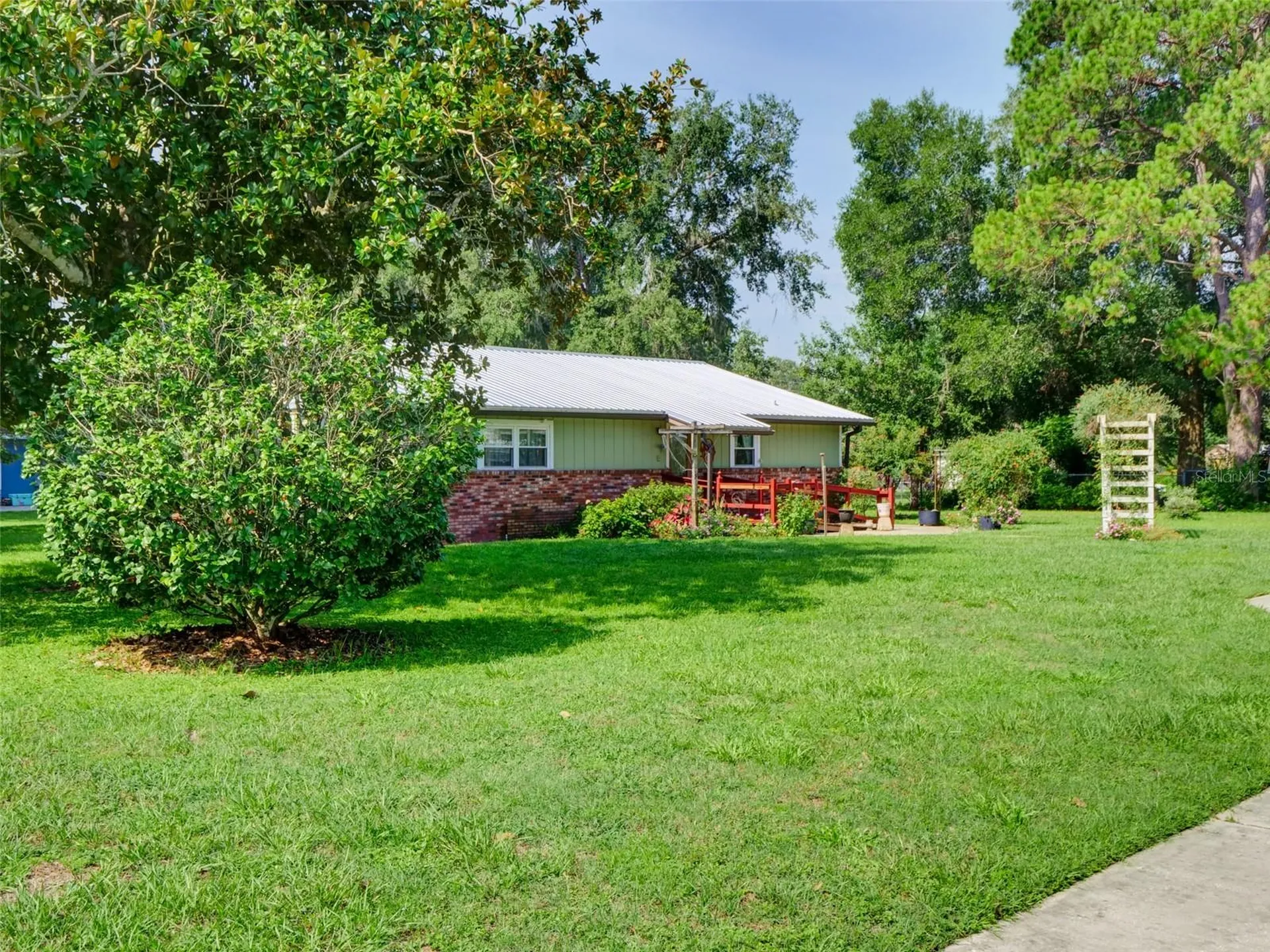 314 N York Street Bushnell FL 33513