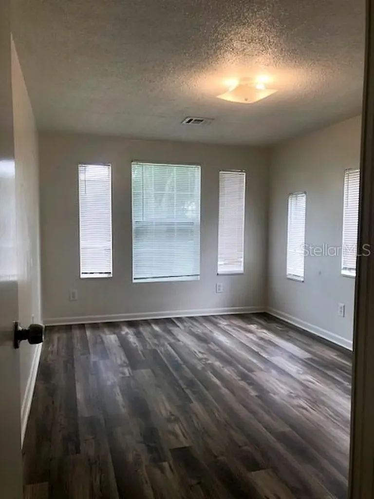 5555 Barton Drive Orlando FL 32807