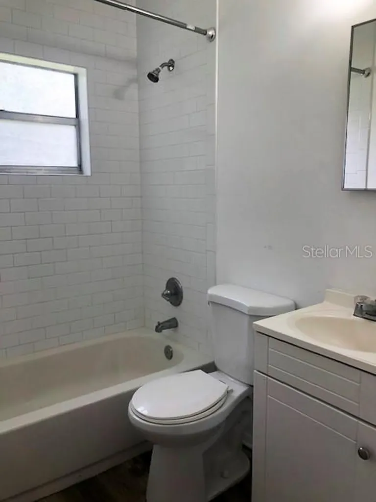 5555 Barton Drive Orlando FL 32807