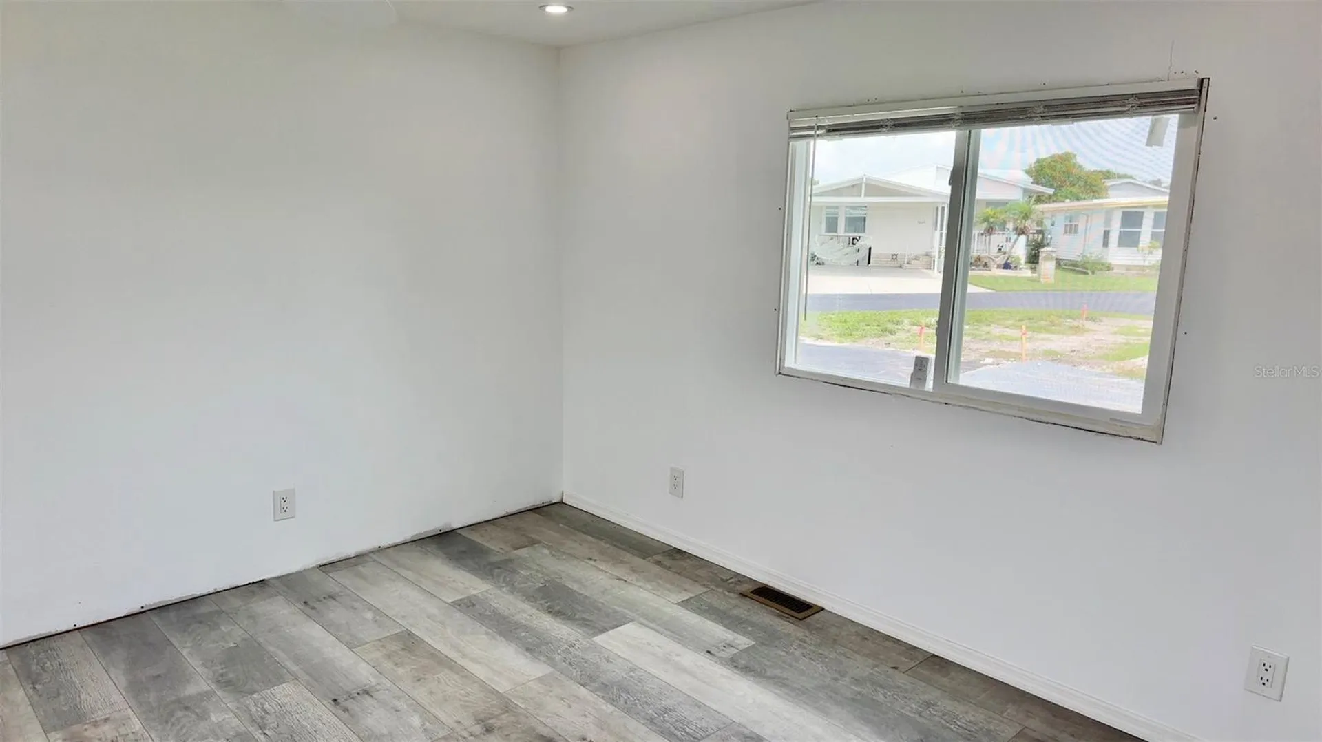 7064 Mount Hawthorne Road NE St Petersburg FL 33702