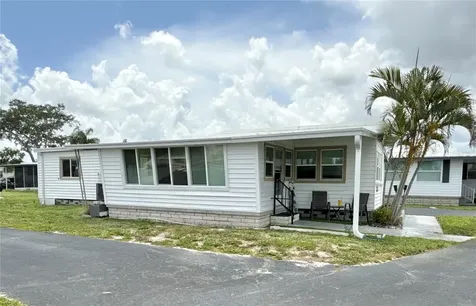 7064 Mount Hawthorne Road NE St Petersburg FL 33702
