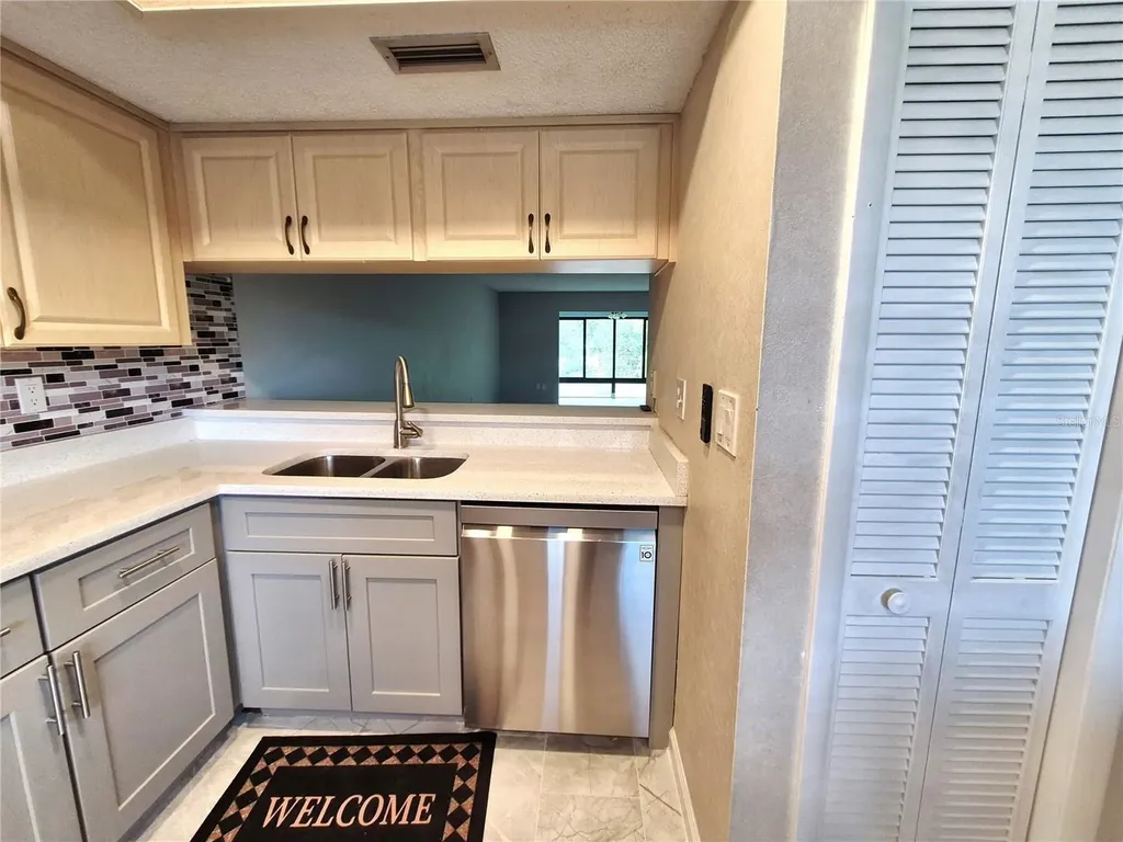 222 Caryl Way Oldsmar FL 34677