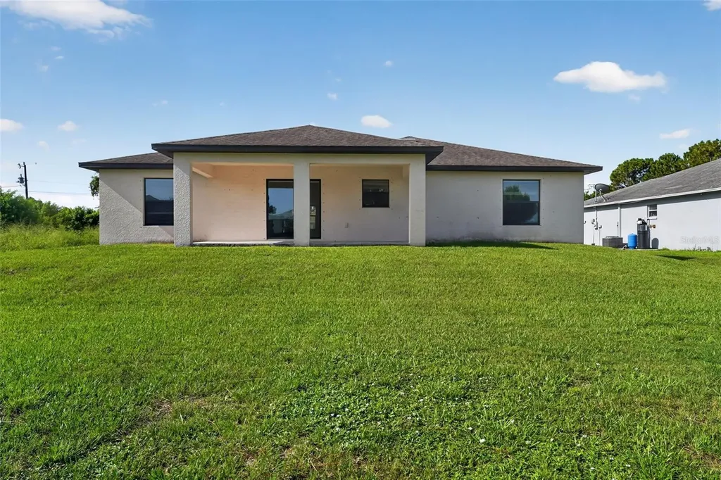 2712 15th Street SW Lehigh Acres FL 33976