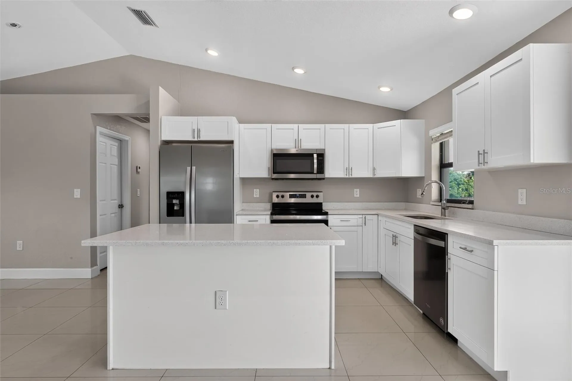 2712 15th Street SW Lehigh Acres FL 33976