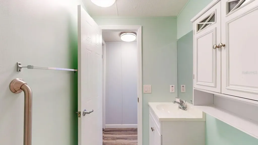 10728 Poplar Street NE St Petersburg FL 33716