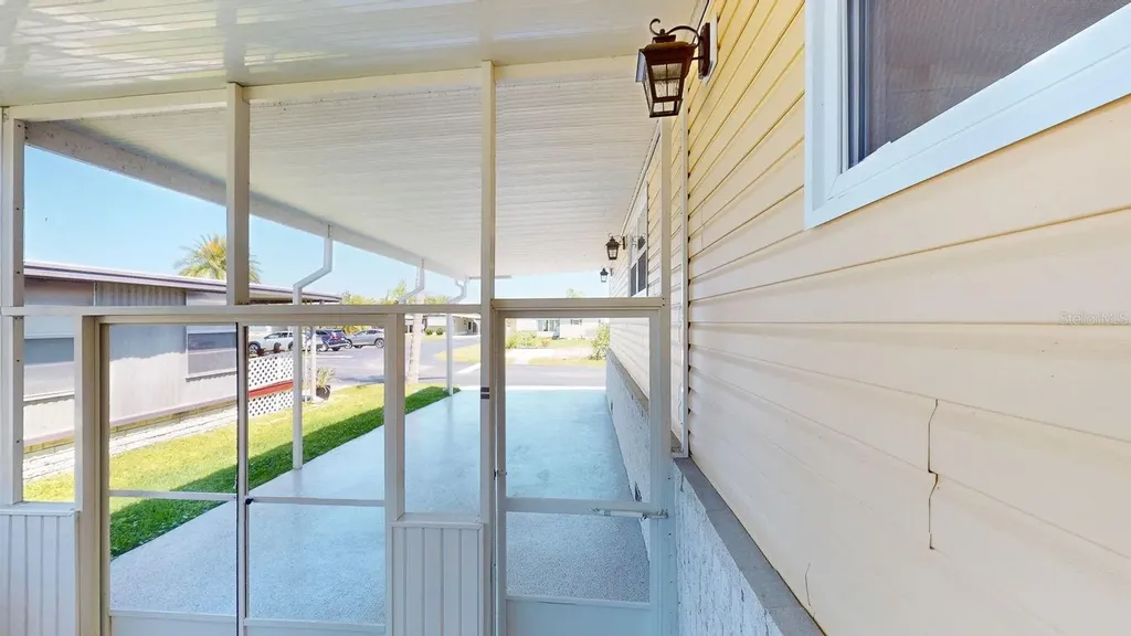 10728 Poplar Street NE St Petersburg FL 33716