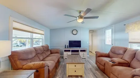 10728 Poplar Street NE St Petersburg FL 33716