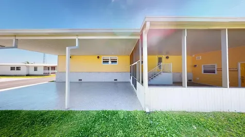 10728 Poplar Street NE St Petersburg FL 33716