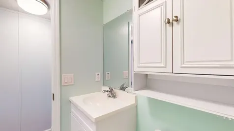10728 Poplar Street NE St Petersburg FL 33716
