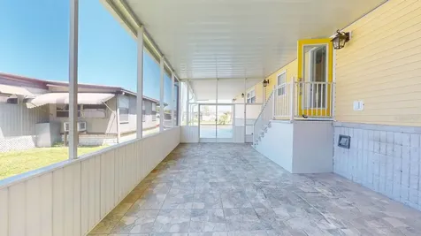 10728 Poplar Street NE St Petersburg FL 33716