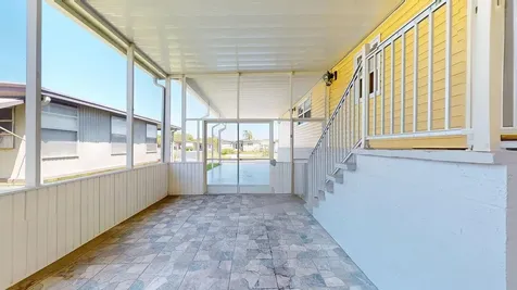 10728 Poplar Street NE St Petersburg FL 33716