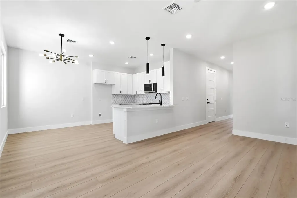 1236 Virginia Drive Orlando FL 32803