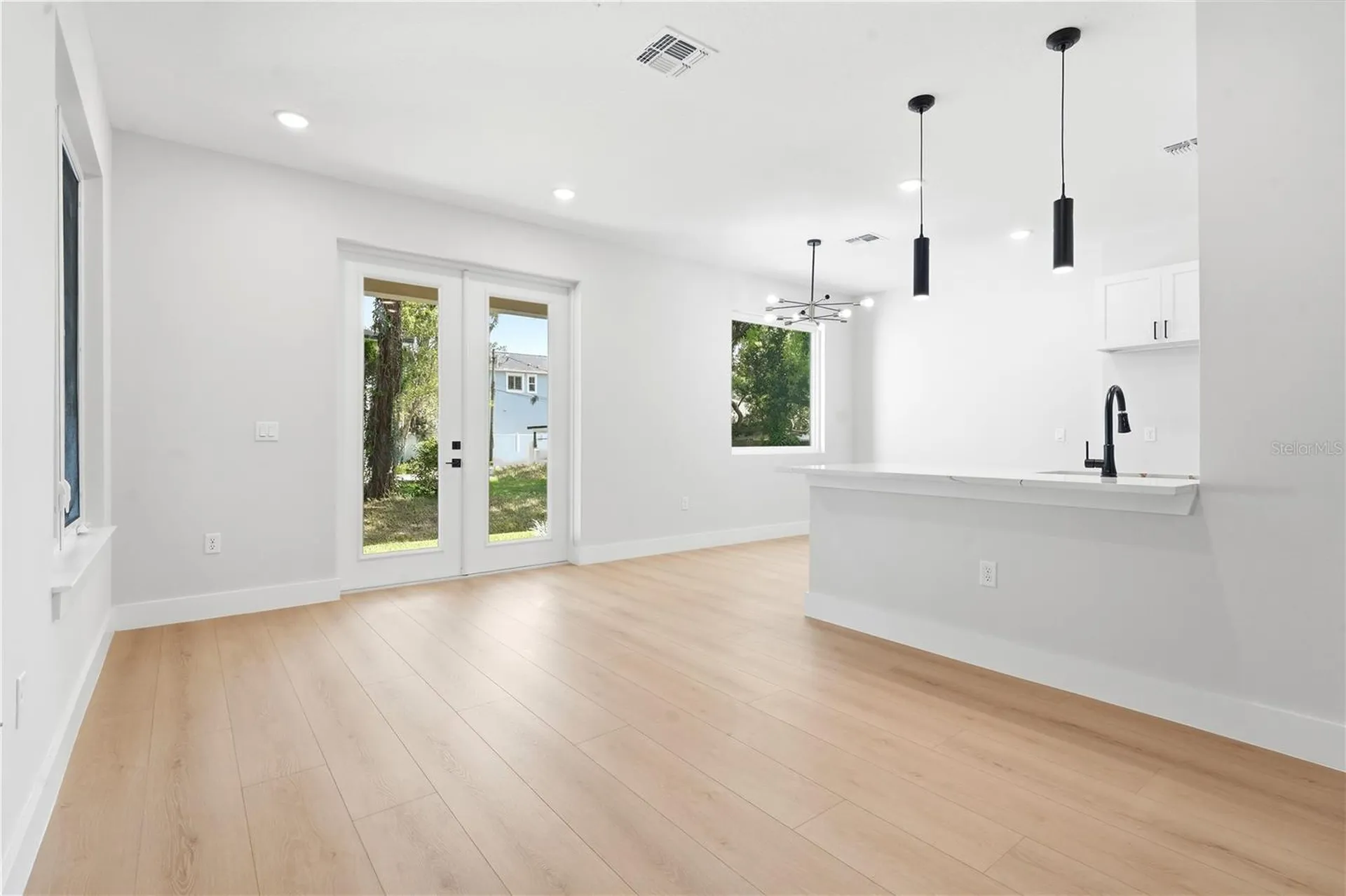 1236 Virginia Drive Orlando FL 32803