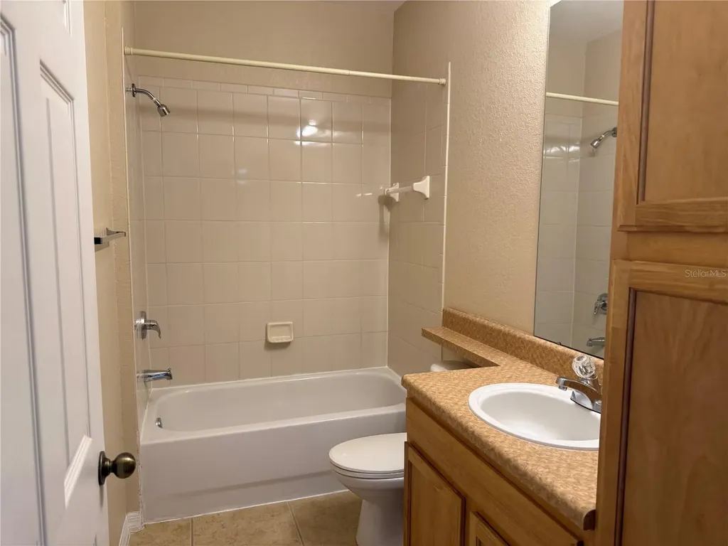 10105 Courtney Oaks Circle Tampa FL 33619