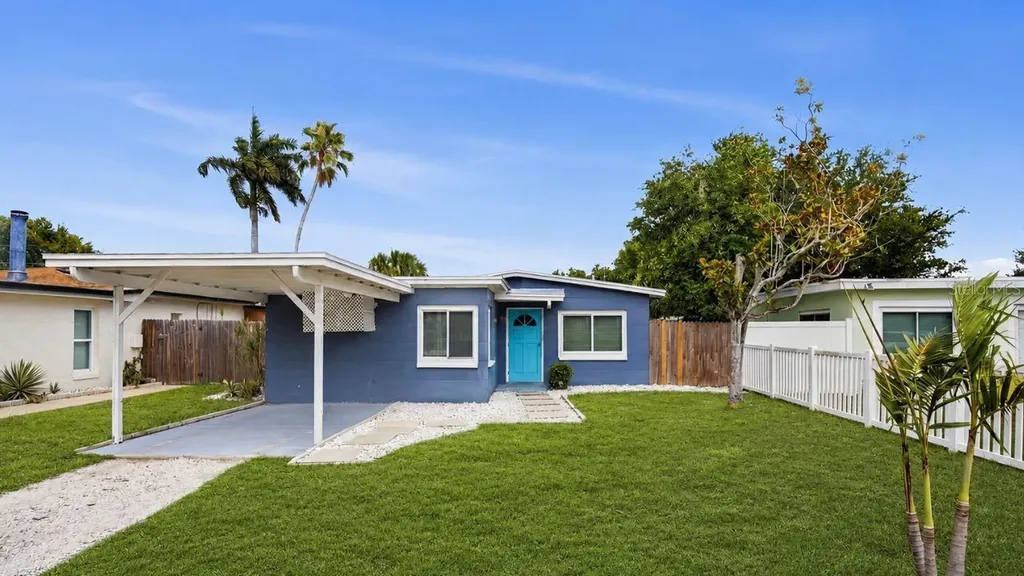 664 Gray Street S St Petersburg FL 33707