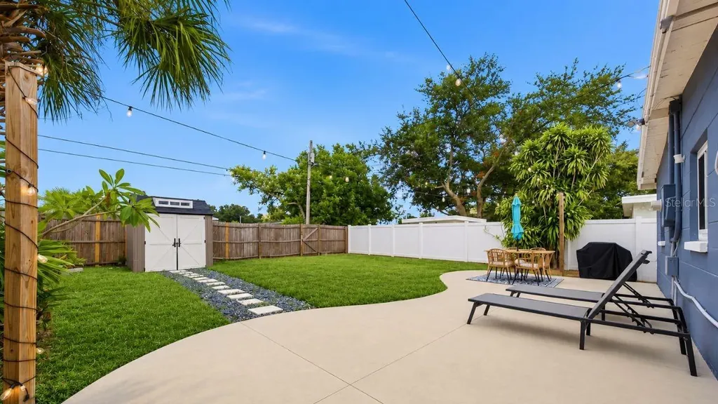 664 Gray Street S St Petersburg FL 33707