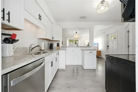 664 Gray Street S St Petersburg FL 33707