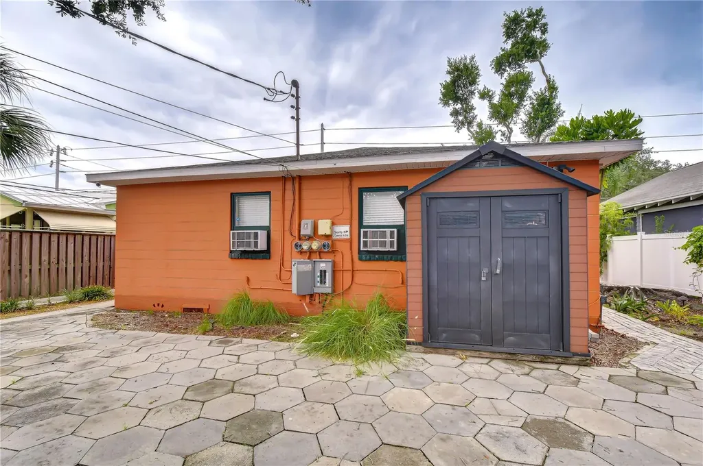 850 22nd Avenue N St Petersburg FL 33704