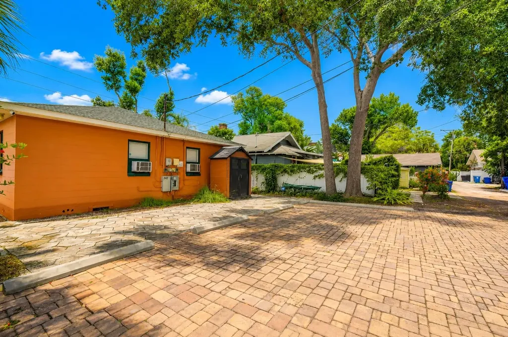 850 22nd Avenue N St Petersburg FL 33704
