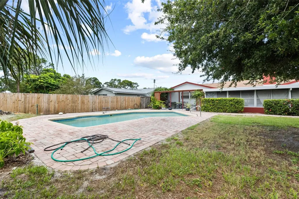 7797 132nd Way Seminole FL 33776