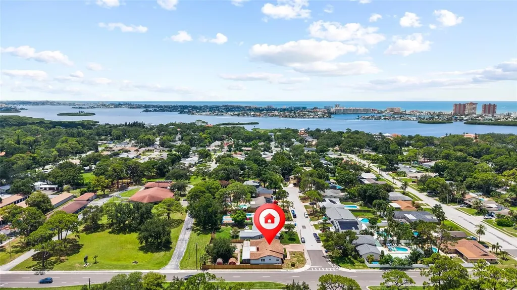 7797 132nd Way Seminole FL 33776