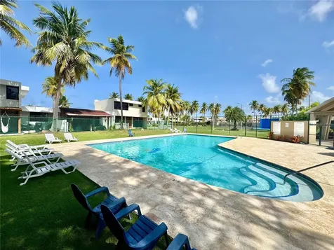 144 Plaza Virgen Gorda Luquillo PR 00773