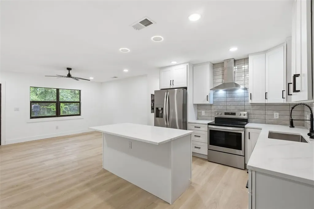 595 Pine Street Safety Harbor FL 34695