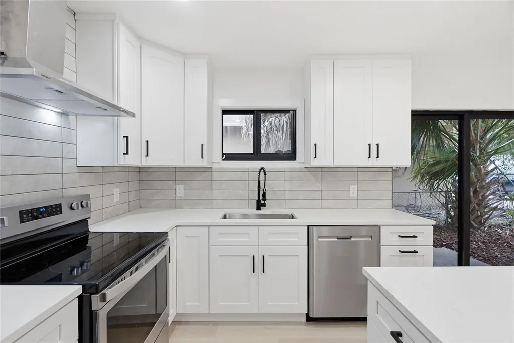 595 Pine Street Safety Harbor FL 34695