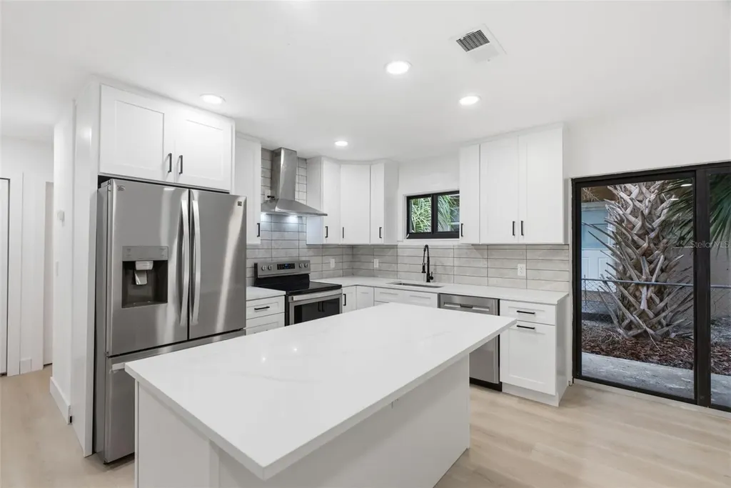 595 Pine Street Safety Harbor FL 34695