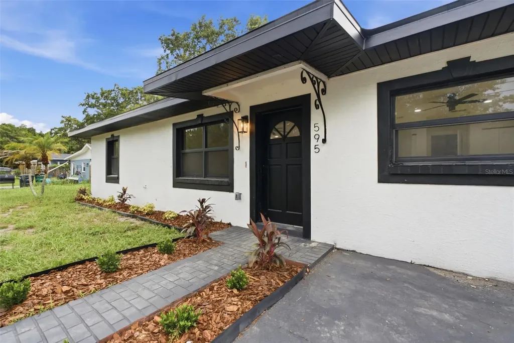 595 Pine Street Safety Harbor FL 34695
