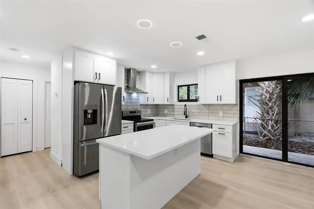 595 Pine Street Safety Harbor FL 34695