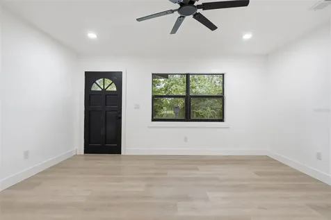 595 Pine Street Safety Harbor FL 34695