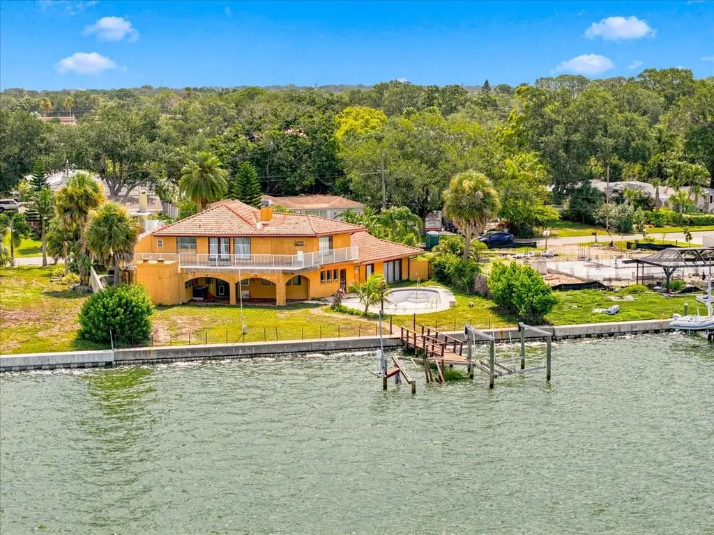 111 Shore Drive Dunedin FL 34698