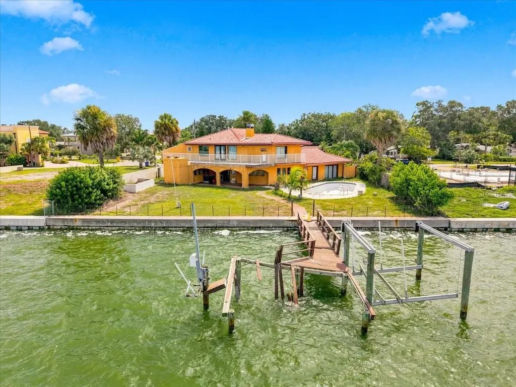 111 Shore Drive Dunedin FL 34698