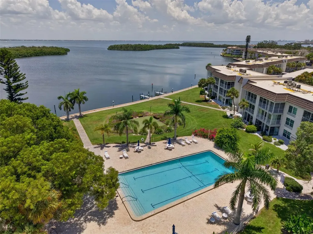 4390 Exeter Drive Longboat Key FL 34228