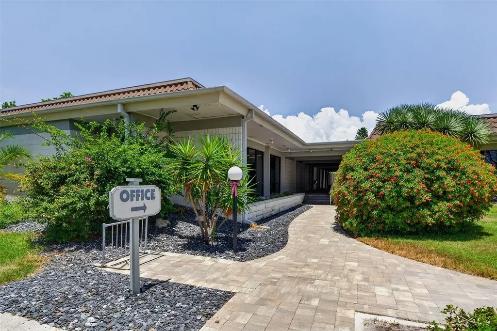 4390 Exeter Drive Longboat Key FL 34228