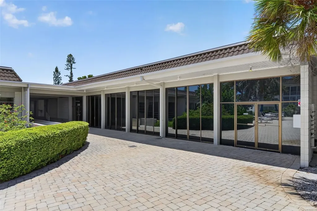 4390 Exeter Drive Longboat Key FL 34228