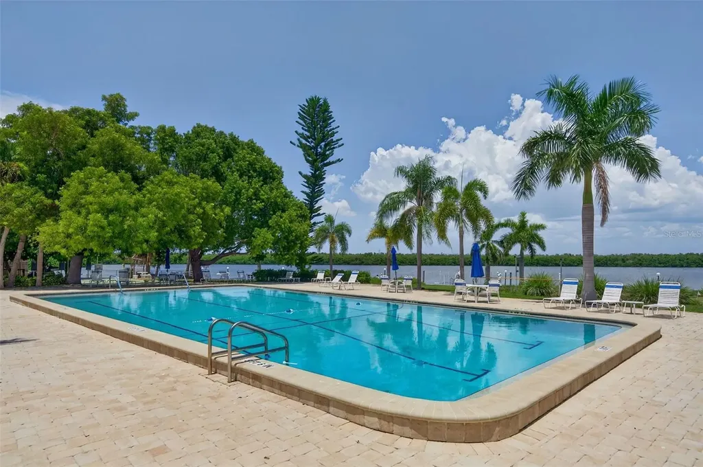 4390 Exeter Drive Longboat Key FL 34228