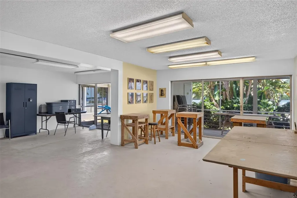 4390 Exeter Drive Longboat Key FL 34228