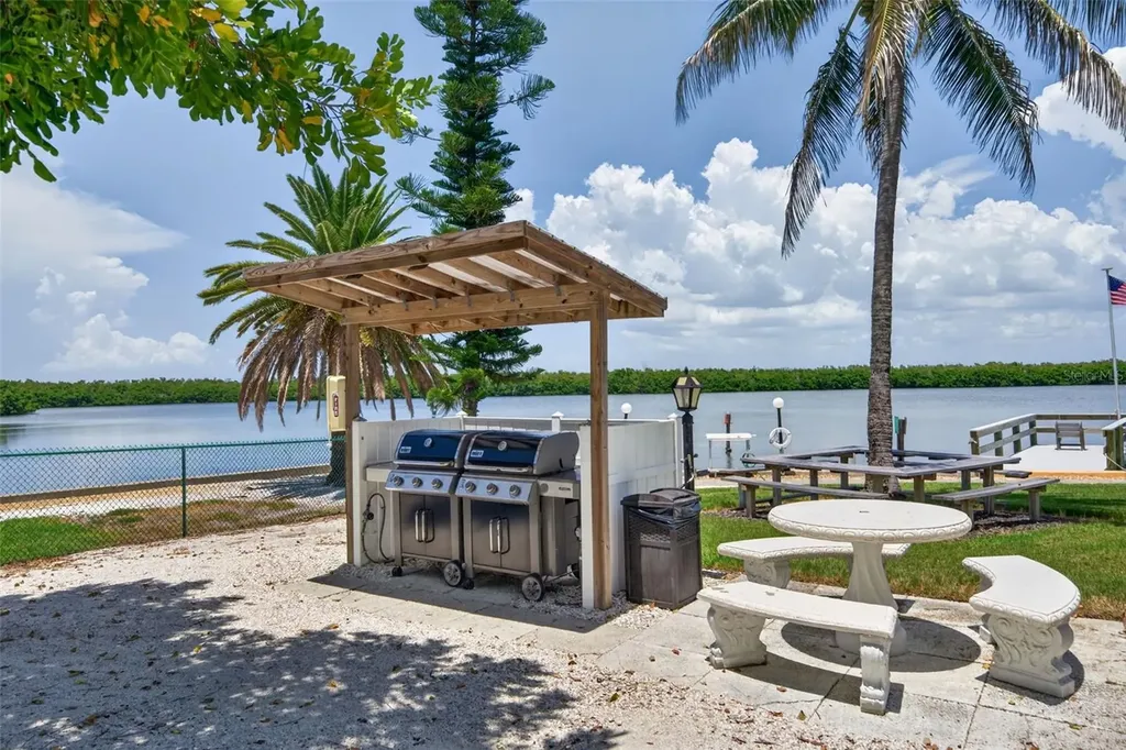 4390 Exeter Drive Longboat Key FL 34228