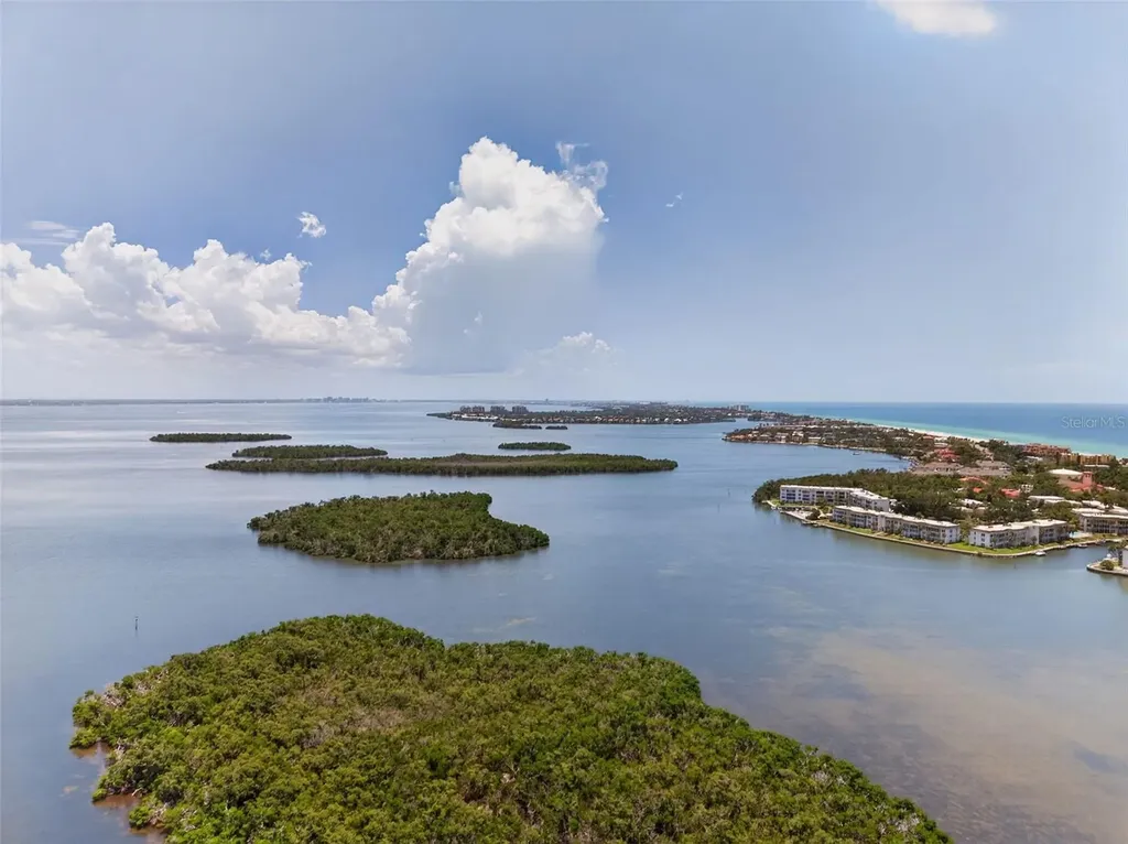 4390 Exeter Drive Longboat Key FL 34228